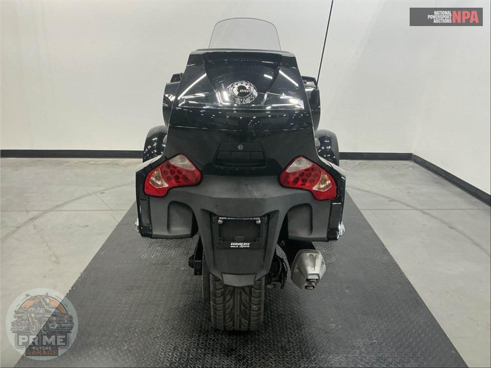 2011 Can-Am SPYDER RT-S SE5 — фото 4