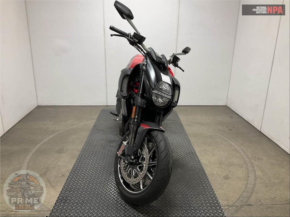 2013 Ducati DIAVEL CARBON — фото 2