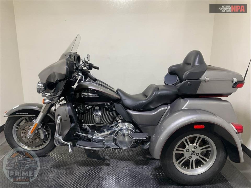 2017 Harley-Davidson FLHTCUTG TRIGLIDE ULTRA CLASSIC — фото 3