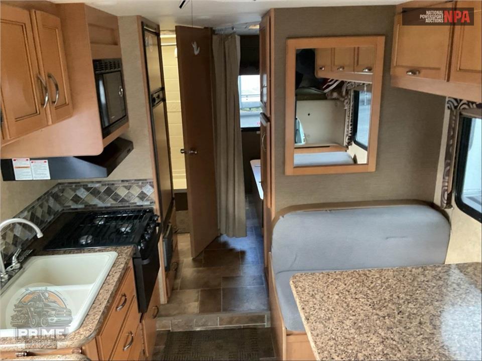 2016 Thor Motor Coach M-22FE E450-V10 - FREEDOM ELITE SERIES — фото 9
