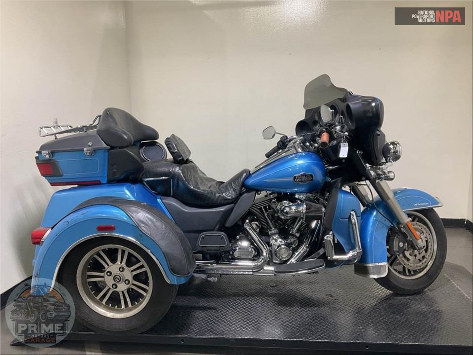 2011 HARLEY-DAVIDSON FLHTCUTG TRIGLIDE UL CLSC