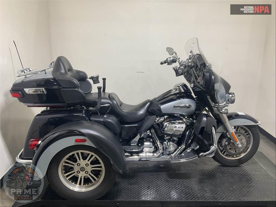 2019 Harley-Davidson FLHTCUTG TRI GLIDE ULTRA — фото 1