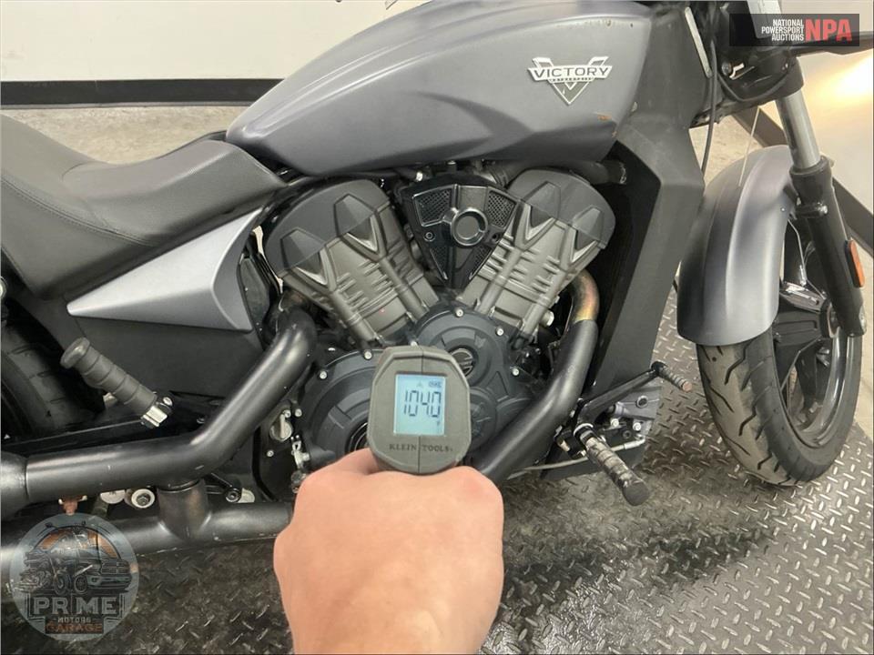 2017 Victory Motorcycles OCTANE — фото 8