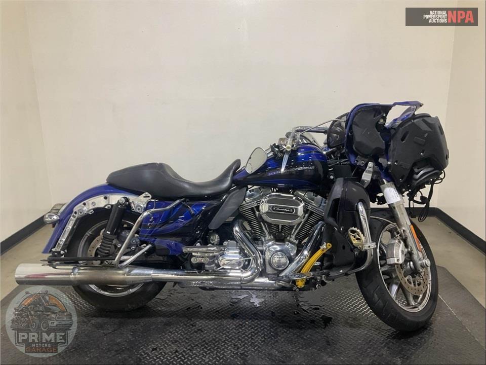 2015 Harley-Davidson FLTRUSE CVO ROAD GLIDE ULTRA — фото 1