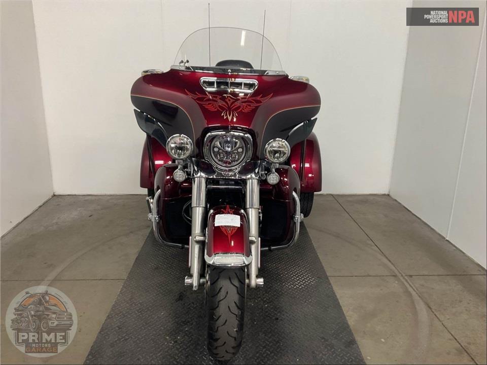2014 Harley-Davidson FLHTCUTG TRIGLIDE ULTRA CLASSIC — фото 2