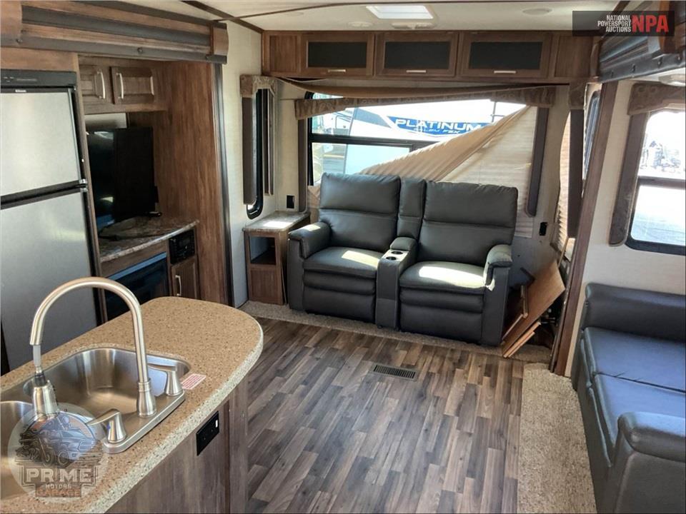 2017 Keystone Rv M-29 RLI - COUGAR X-LITE FIFTH WHEEL SERIES — фото 7
