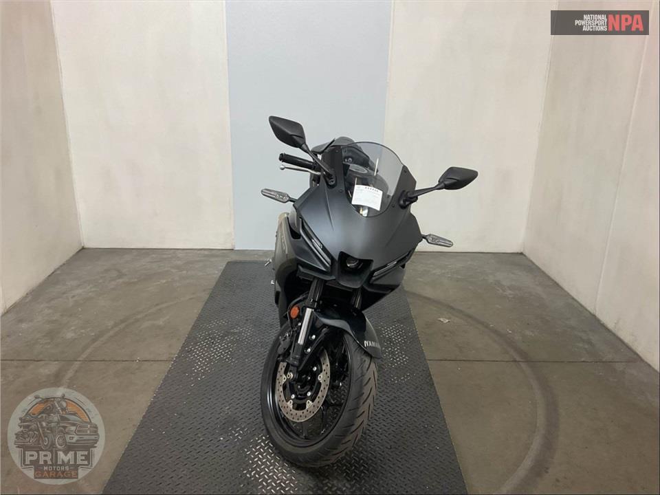 2025 Yamaha YZF-R3 — фото 2