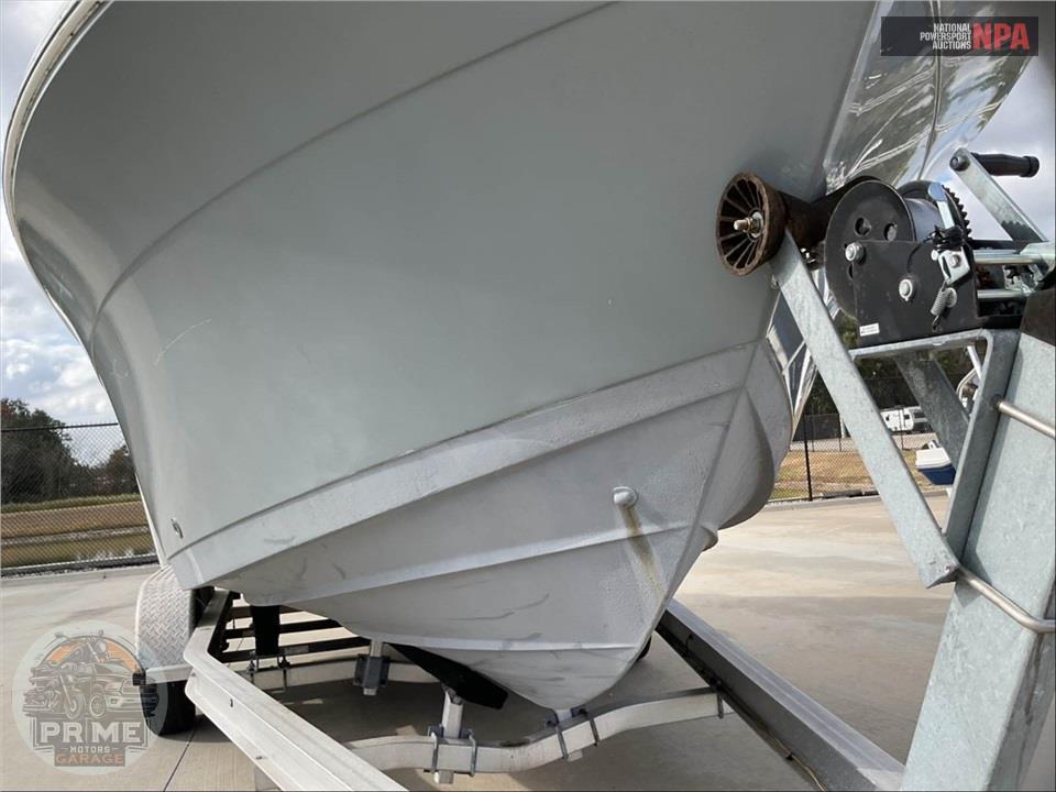 2019 Cobia Boats 220 CENTER CONSOLE L=22/E=1-150HP MERCURY OB — фото 14