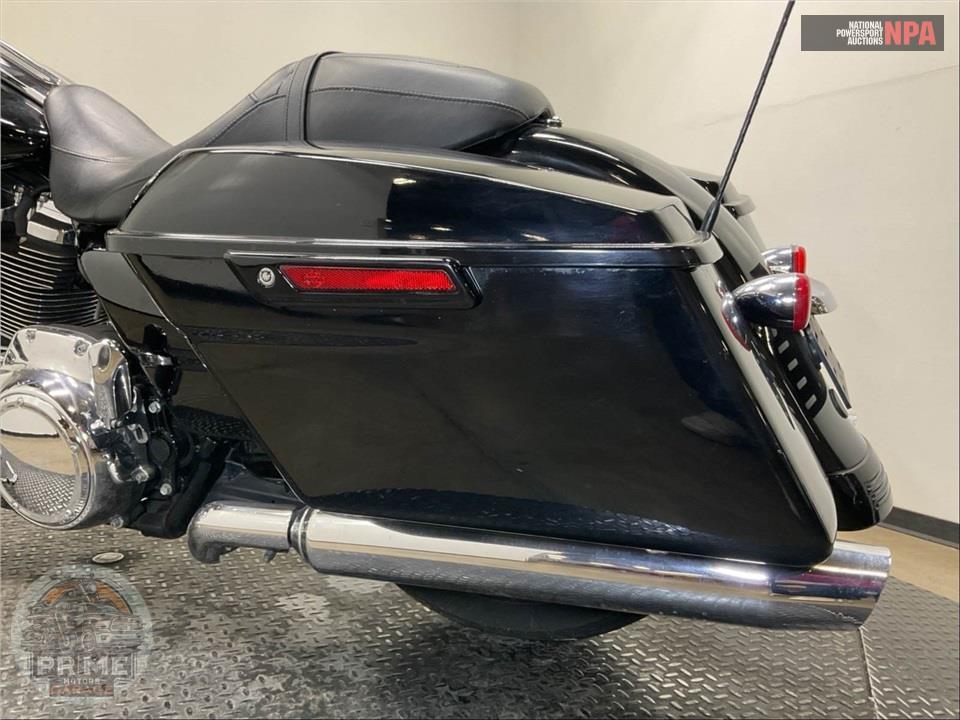 2019 Harley-Davidson FLHX STREET GLIDE — фото 18
