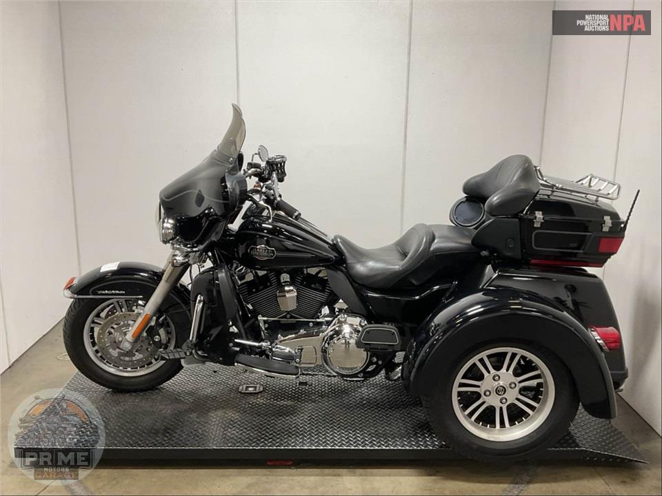 2013 Harley-Davidson FLHTCUTG TRIGLIDE UL CLSC — фото 3
