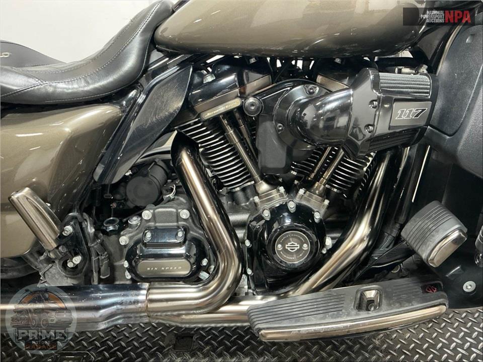 2021 Harley-Davidson FLTRXSE CVO ROAD GLIDE — фото 6