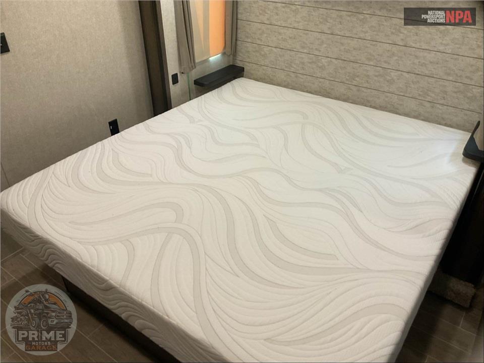 2019 Keystone Rv M-330 RL - MONTANA HIGH COUNTRY FIFTH WHEEL SERIES — фото 11
