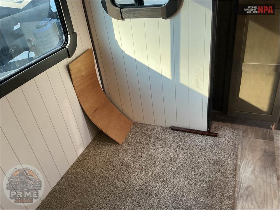 2017 Crossroads Rv M-26 SI - SUNSET TRAIL GRAND RESERVE SERIES — фото 16