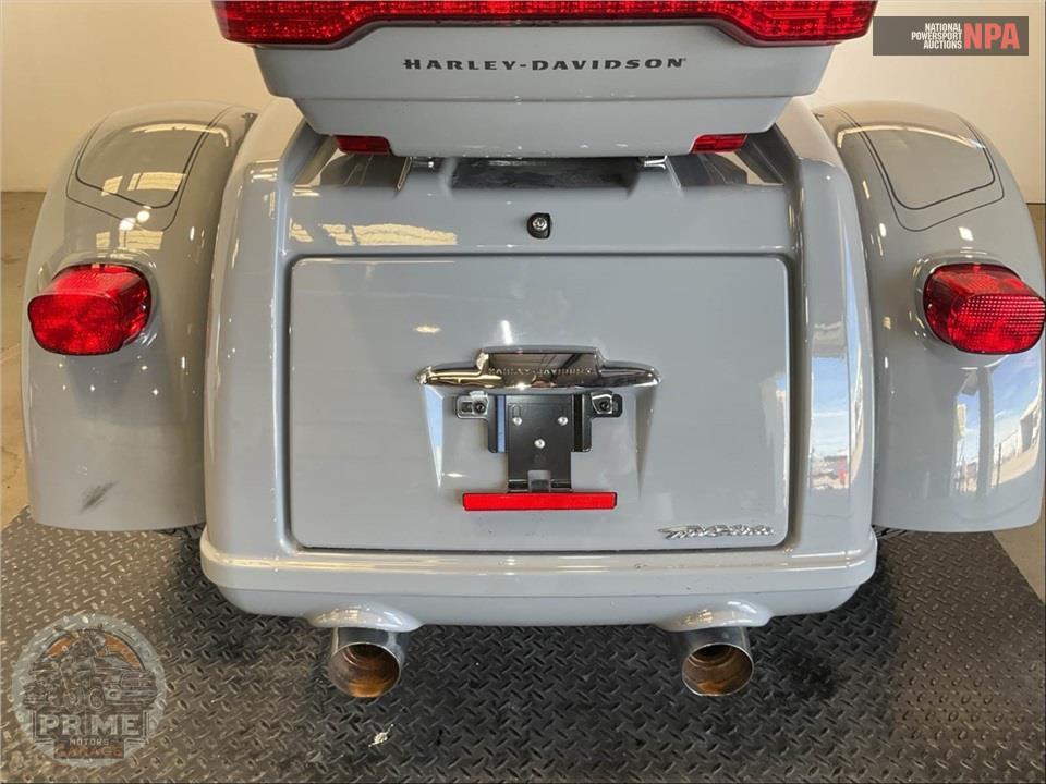 2024 Harley-Davidson FLHTCUTG TRI GLIDE ULTRA CLASSIC — фото 19