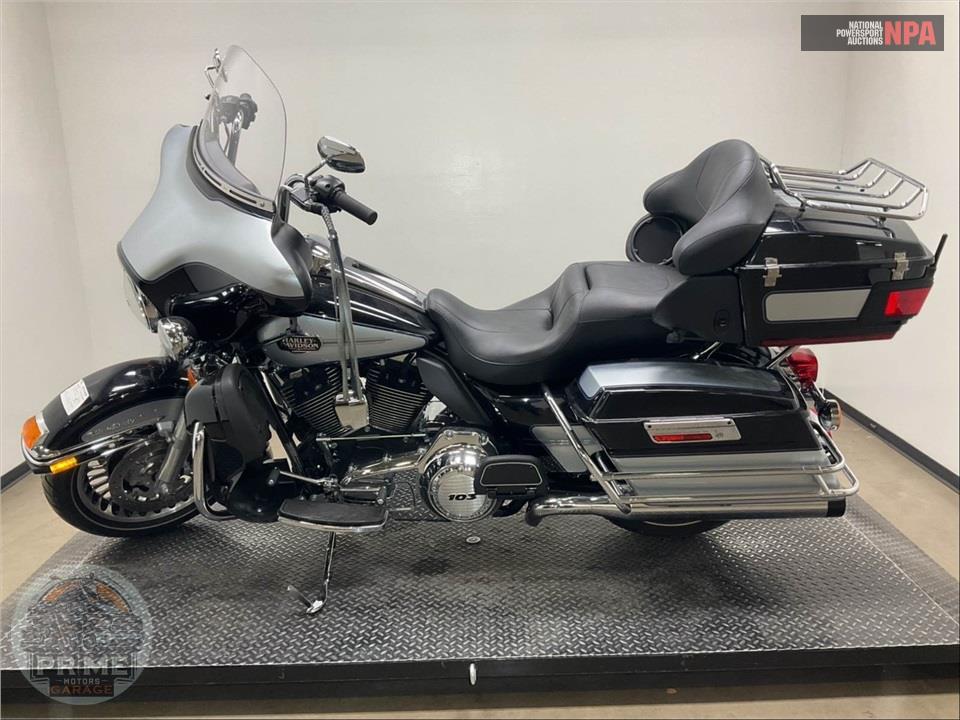 2013 Harley-Davidson FLHTCU UL CLSC EL GLIDE — фото 3