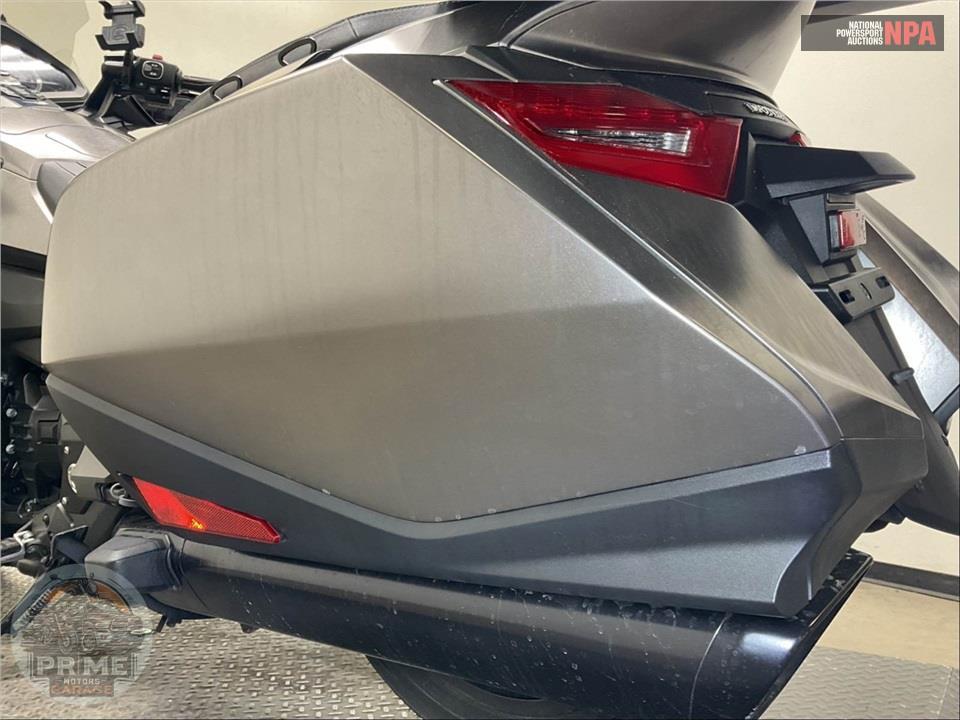 2018 Honda GL1800BD GOLDWING DCT (SILVER) — фото 18