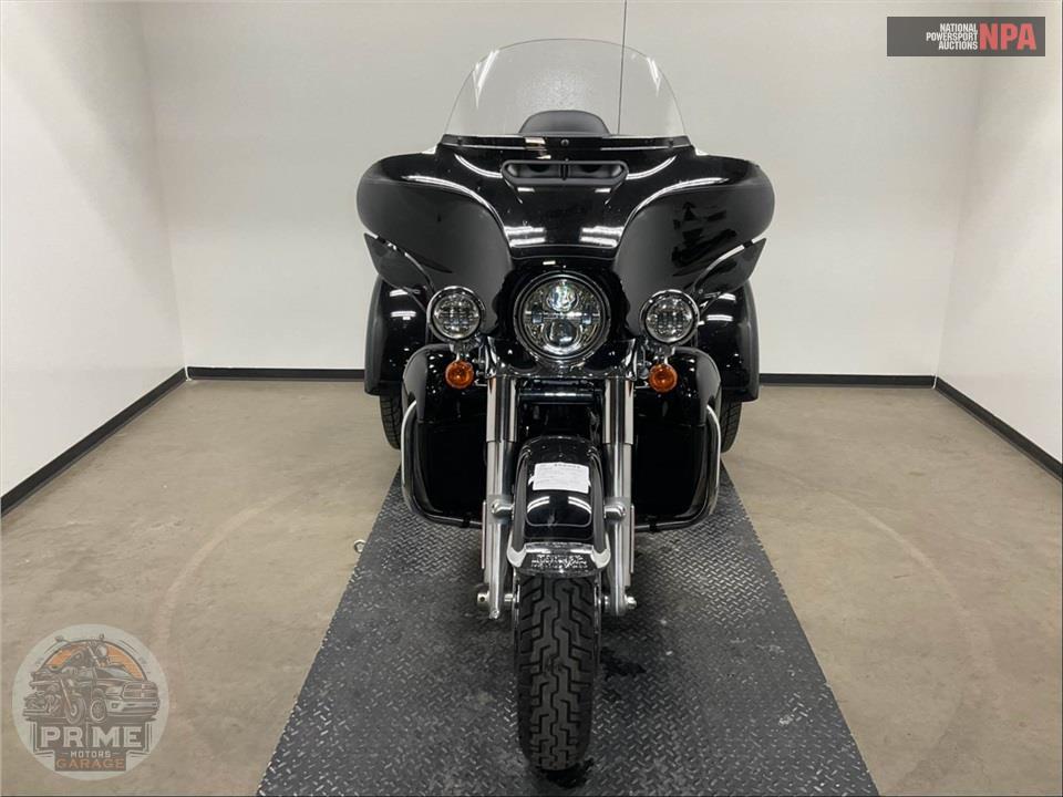 2022 Harley-Davidson FLHTCUTG TRI GLIDE ULTRA CLASSIC — фото 1