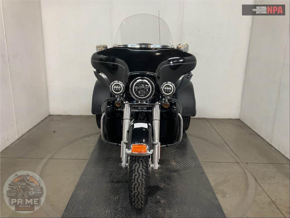 2011 Harley-Davidson FLHTCUTG TRIGLIDE UL CLSC — фото 2