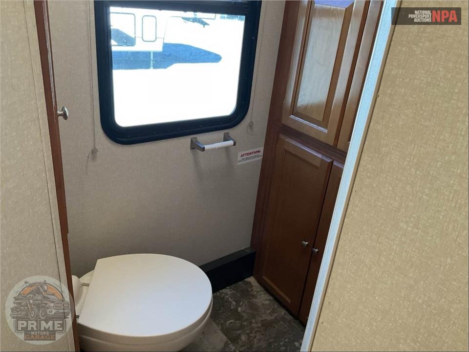 2019 Coachmen By Forest River M-311 FS E450 - LEPRECHAUN SERIES — фото 20