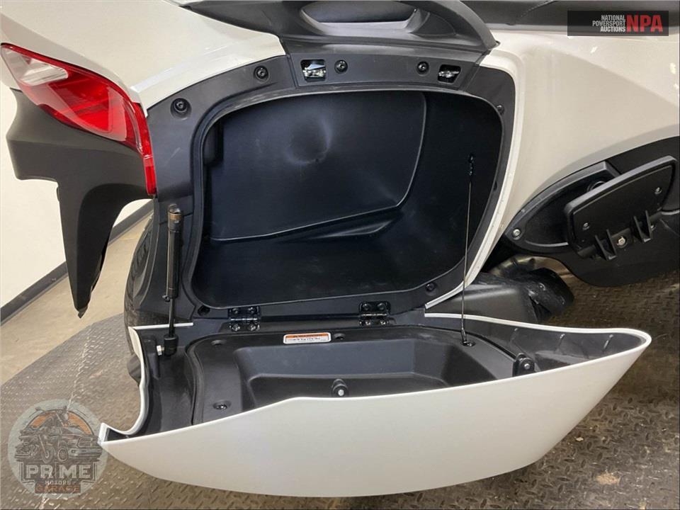 2017 Can-Am SPYDER RT-S SE6 — фото 20