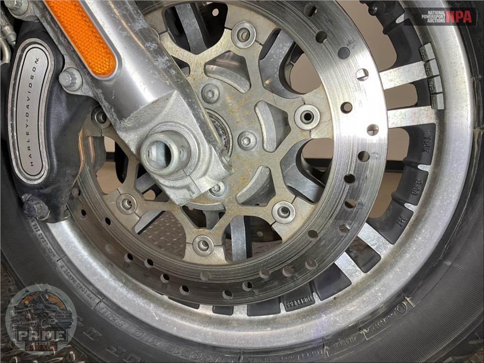 2018 Harley-Davidson FLHTCUTG TRI GLIDE ULTRA ANNIVERSARY — фото 29