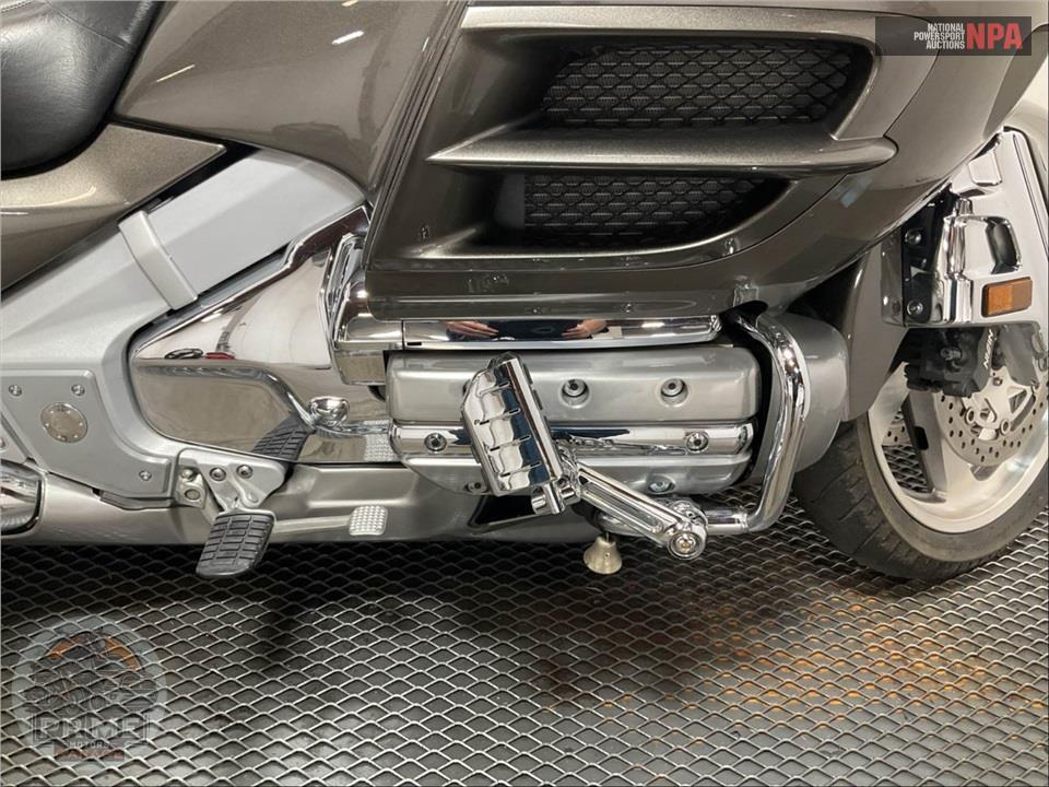 2010 Honda GL1800HPMA GOLDWING — фото 6