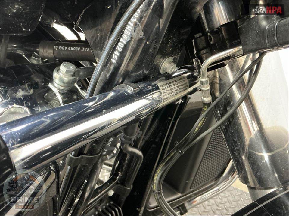 2017 Harley-Davidson FLHTK ULTRA LIMITED — фото 12