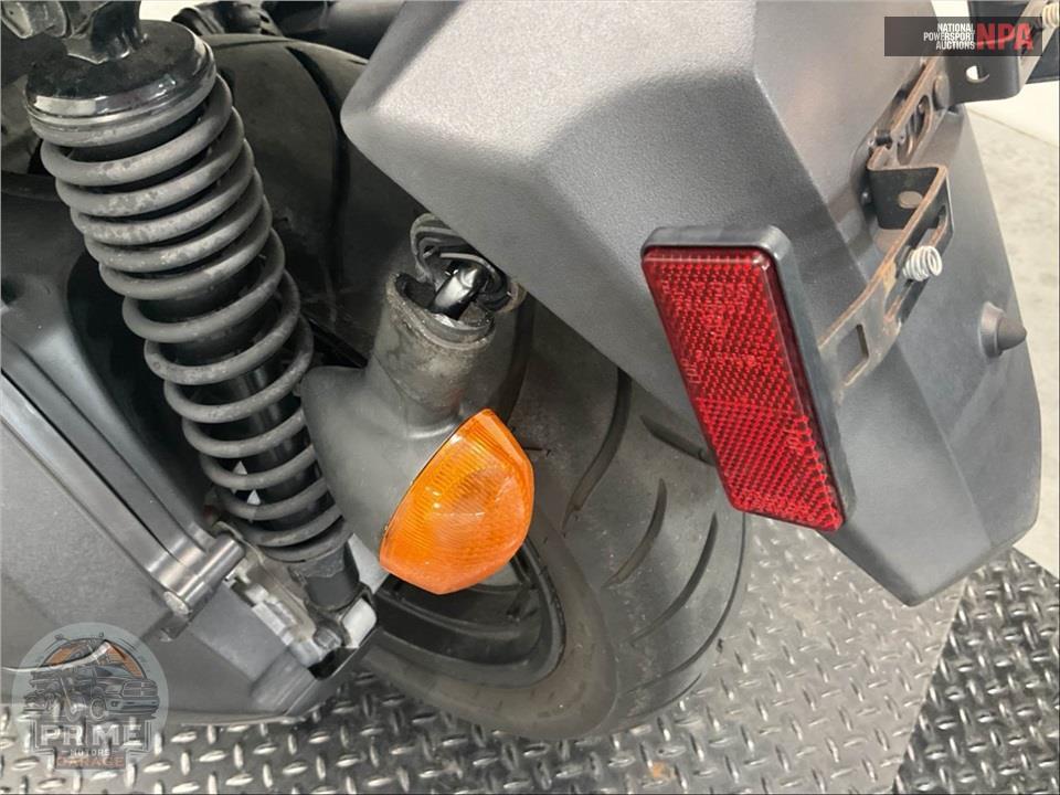 2022 Yamaha XMAX — фото 17
