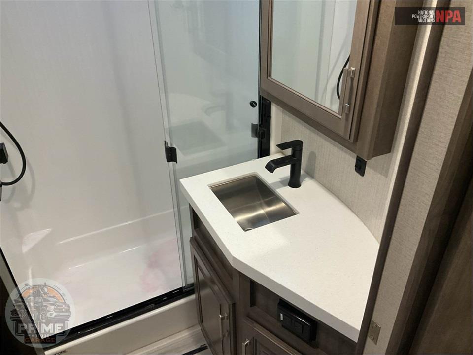 2021 Grand Design Recreational Vehicles M-310GK - SOLITUDE FIFTH WHEEL SERIES — фото 12