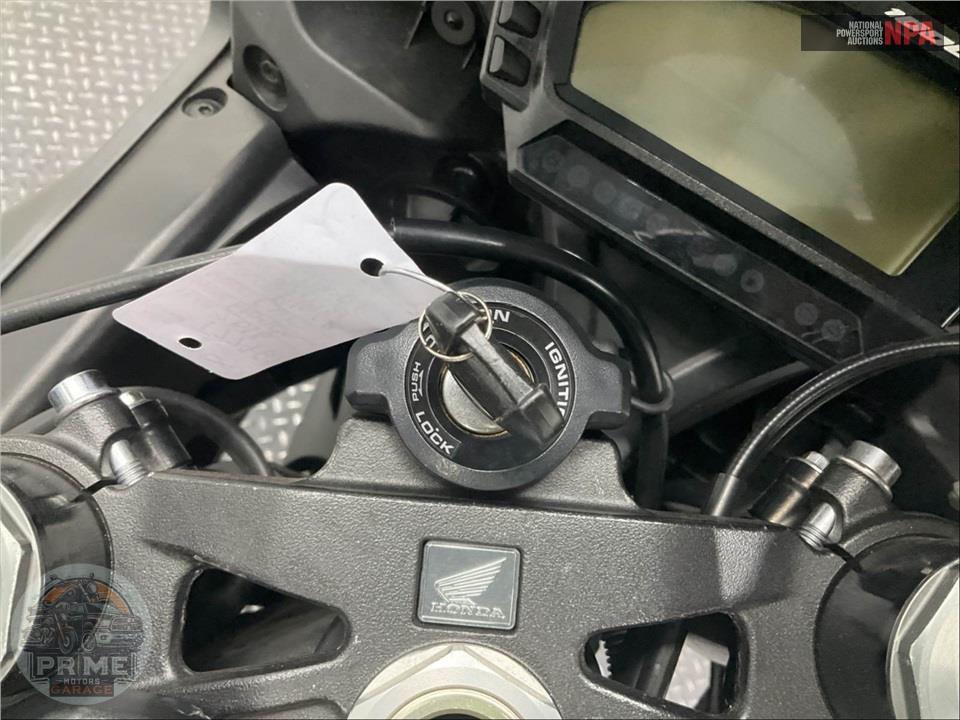 2016 Honda CBR1000RRG — фото 11