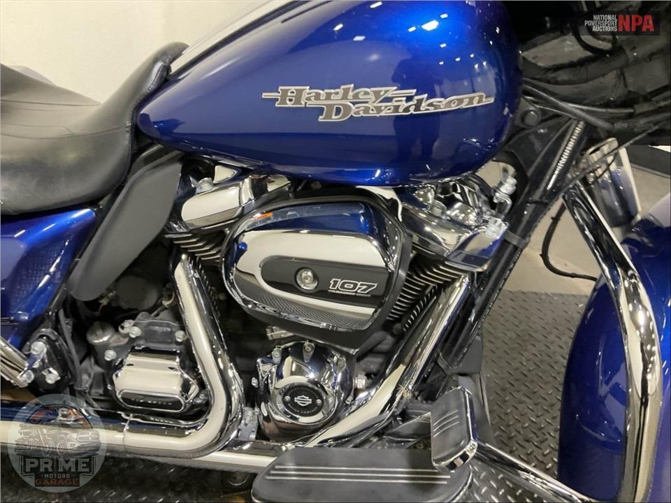 2017 Harley-Davidson FLHXS STREET GLIDE SPECIAL — фото 6