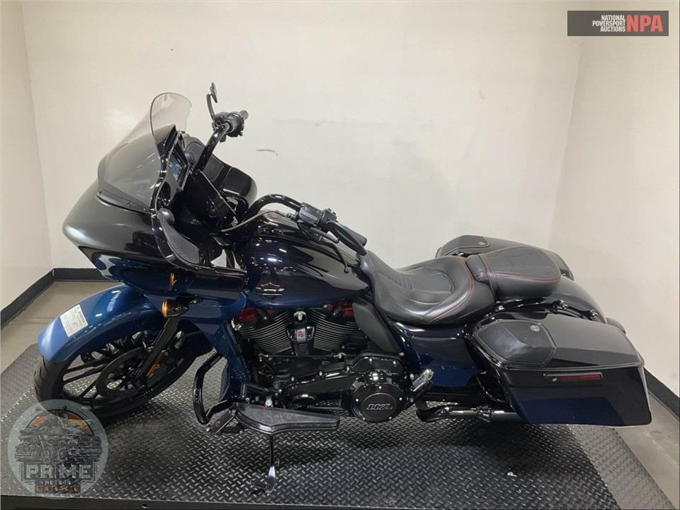 2019 Harley-Davidson FLTRXSE CVO ROAD GLIDE — фото 3