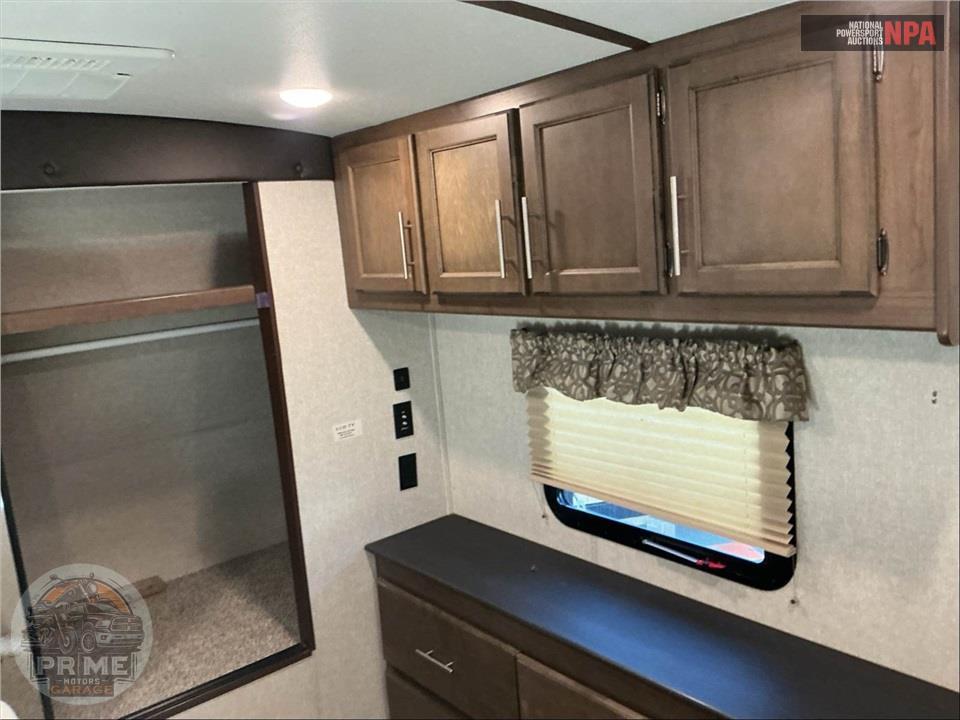 2019 Keystone Rv M-33 SAB - COUGAR SERIES — фото 13