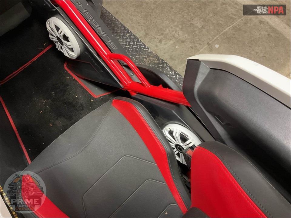 2016 Polaris SLINGSHOT SL LE — фото 38