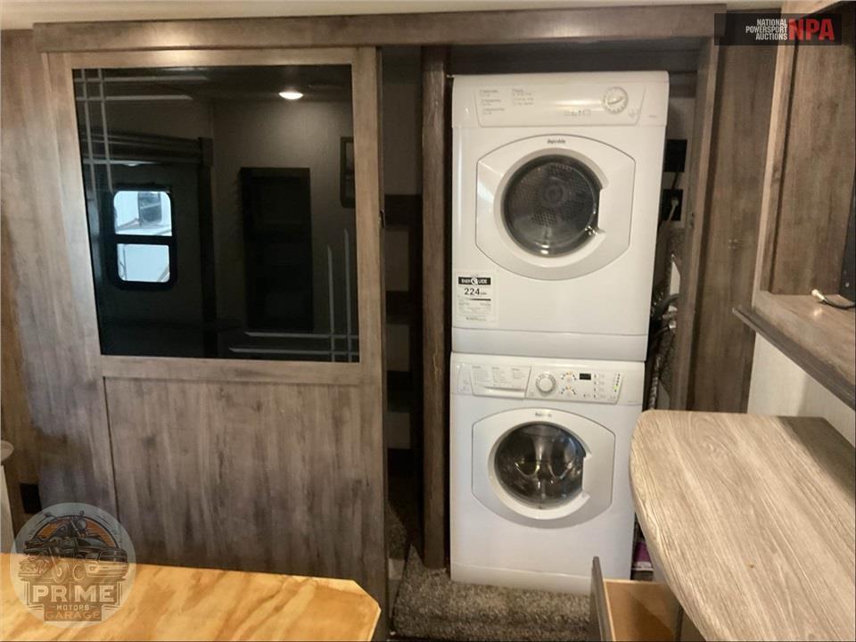 2021 Sandpiper By Forest River M-384QBOK - FIFTH WHEEL SERIES — фото 12