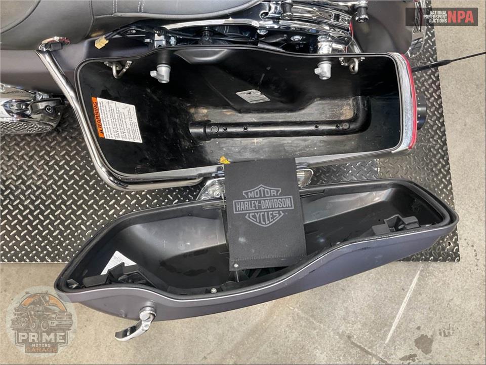 2017 Harley-Davidson FLHTKL ULTRA LIMITED LOW — фото 20