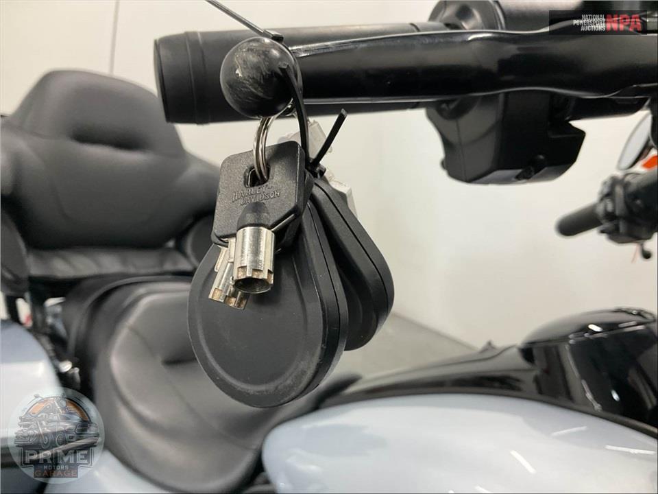 2023 Harley-Davidson FLTRK ROAD GLIDE LIMITED — фото 11
