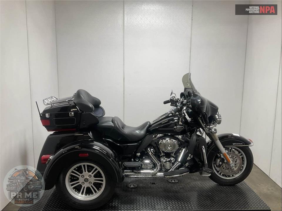 2013 Harley-Davidson FLHTCUTG TRIGLIDE UL CLSC — фото 1