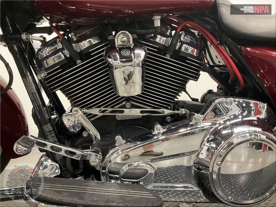 2017 Harley-Davidson FLTRXS ROAD GLIDE SPECIAL — фото 7