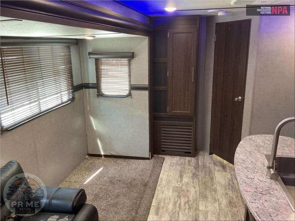 2020 Crossroads Rv M-331 BH - ZINGER SERIES — фото 9