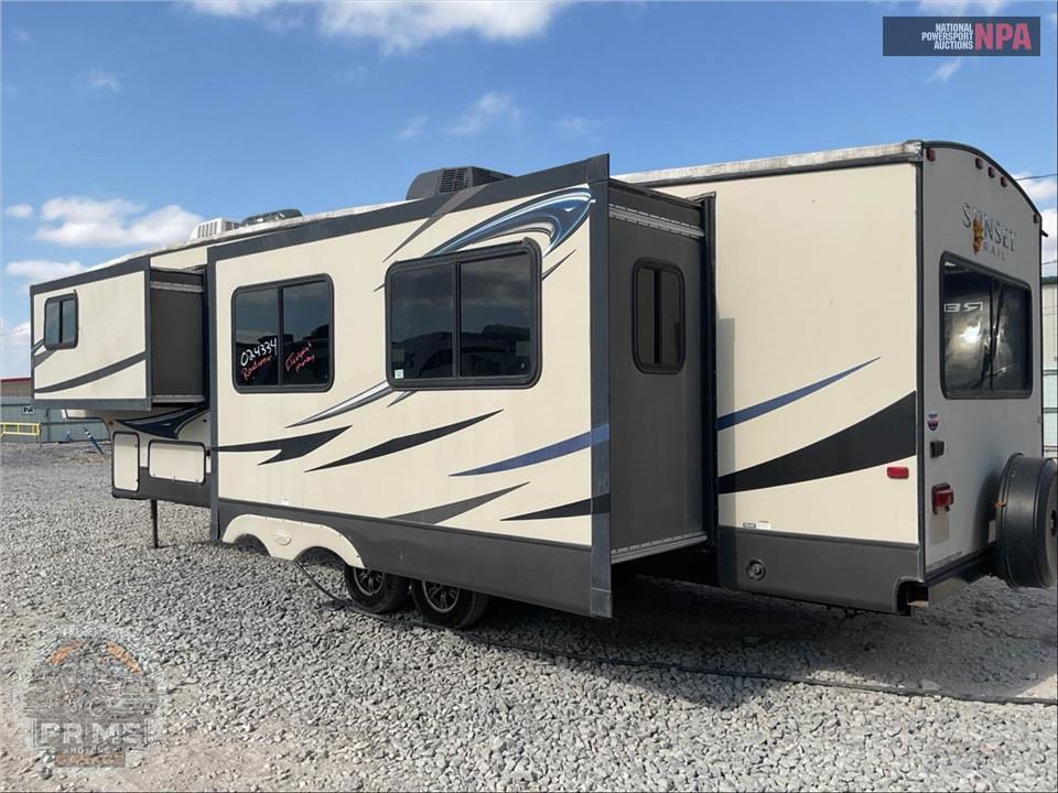 2014 Crossroads Rv M-34 RE - SUNSET TRAIL RESERVE FIFTH WHEEL SERIES — фото 3