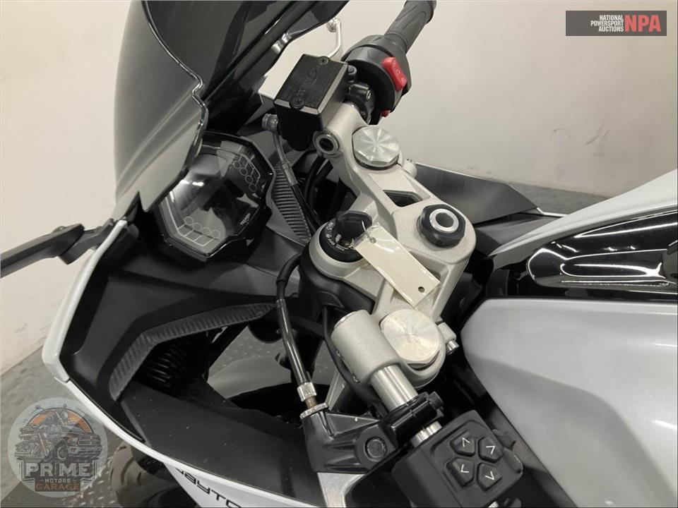 2025 Triumph DAYTONA 660 — фото 11