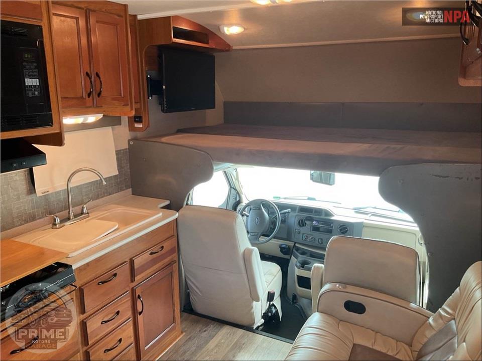2016 Sunseeker By Forest River M-3050S FORD E450 6.8 LITER — фото 6
