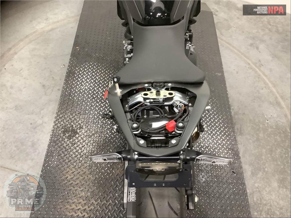 2025 Suzuki GSX800FRQM5 GSX-8R — фото 13