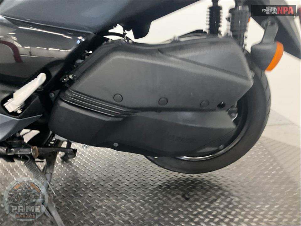 2022 Yamaha XMAX — фото 7
