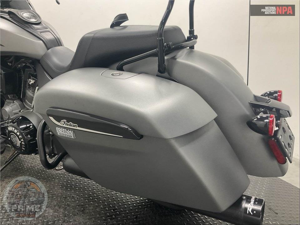 2023 Indian Motorcycle CHALLENGER DARK HORSE (SMOKE) — фото 14