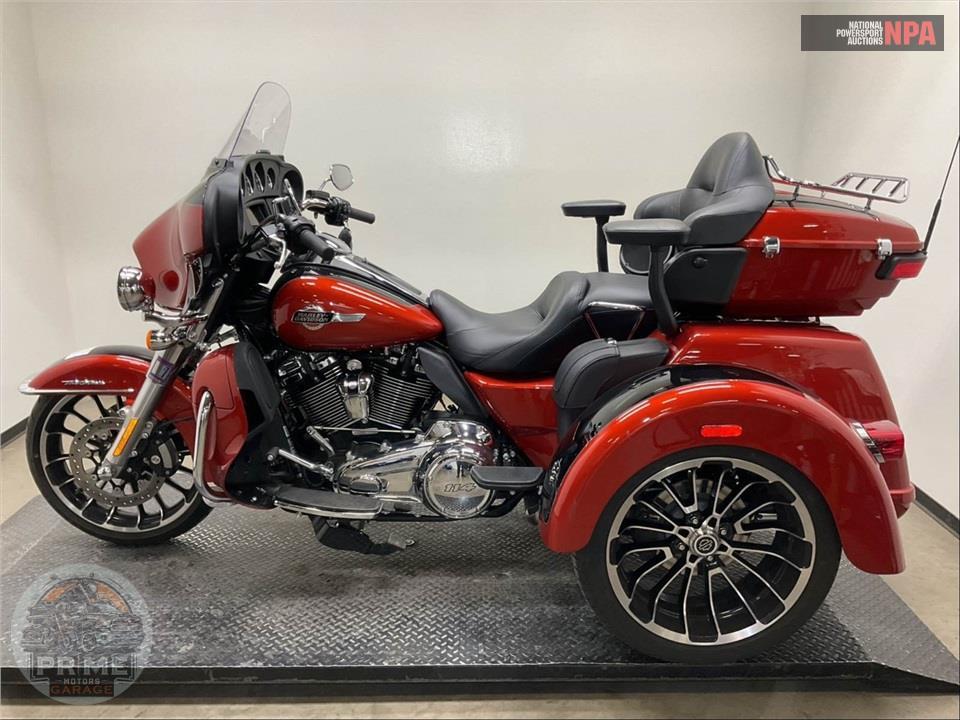 2025 Harley-Davidson FLHTCUTG TRI GLIDE ULTRA CLASSIC — фото 3