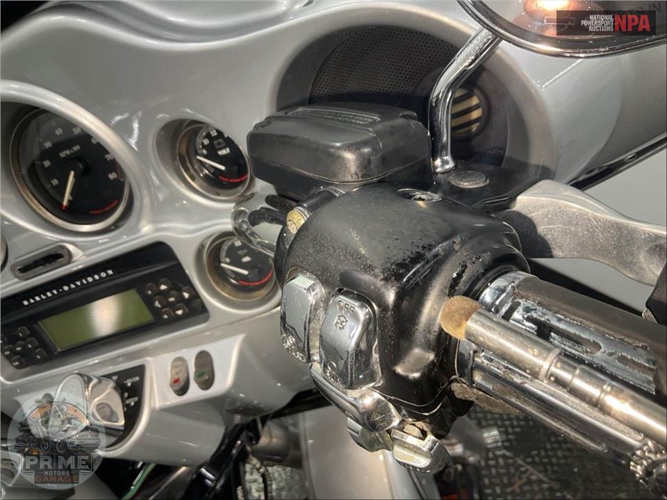 2010 Harley-Davidson FLHTC ELECTRA GLIDE CLASSIC — фото 32