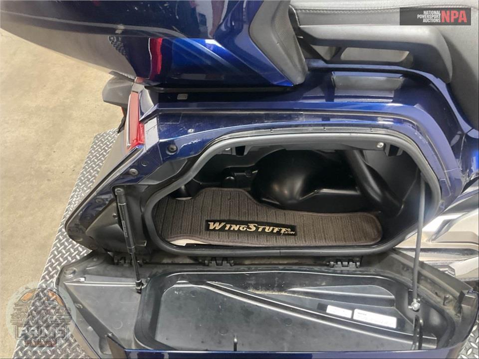 2018 Honda GL1800 GOLDWING TOUR (BLUE) — фото 19
