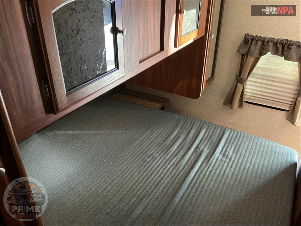 2015 Heartland Rvs M-24BHS - NORTH TRAIL SERIES — фото 11